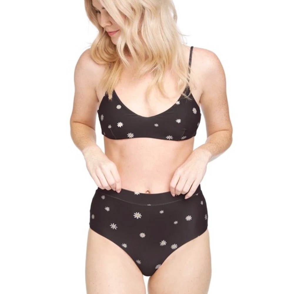 Ban.do X Citrine daisy bikini top size small.